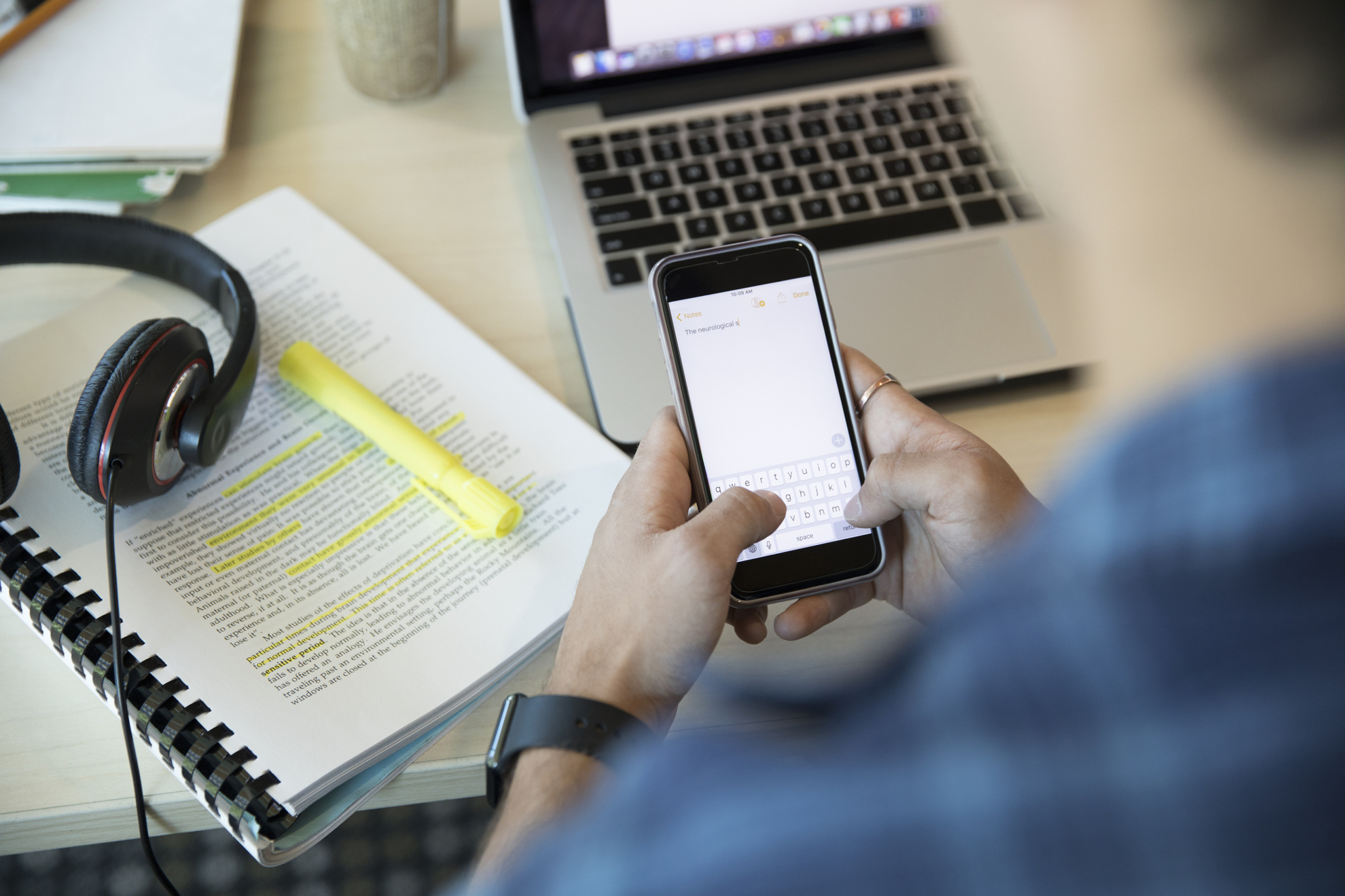 How to manage your side hustle while studying #NaturalBornHustler